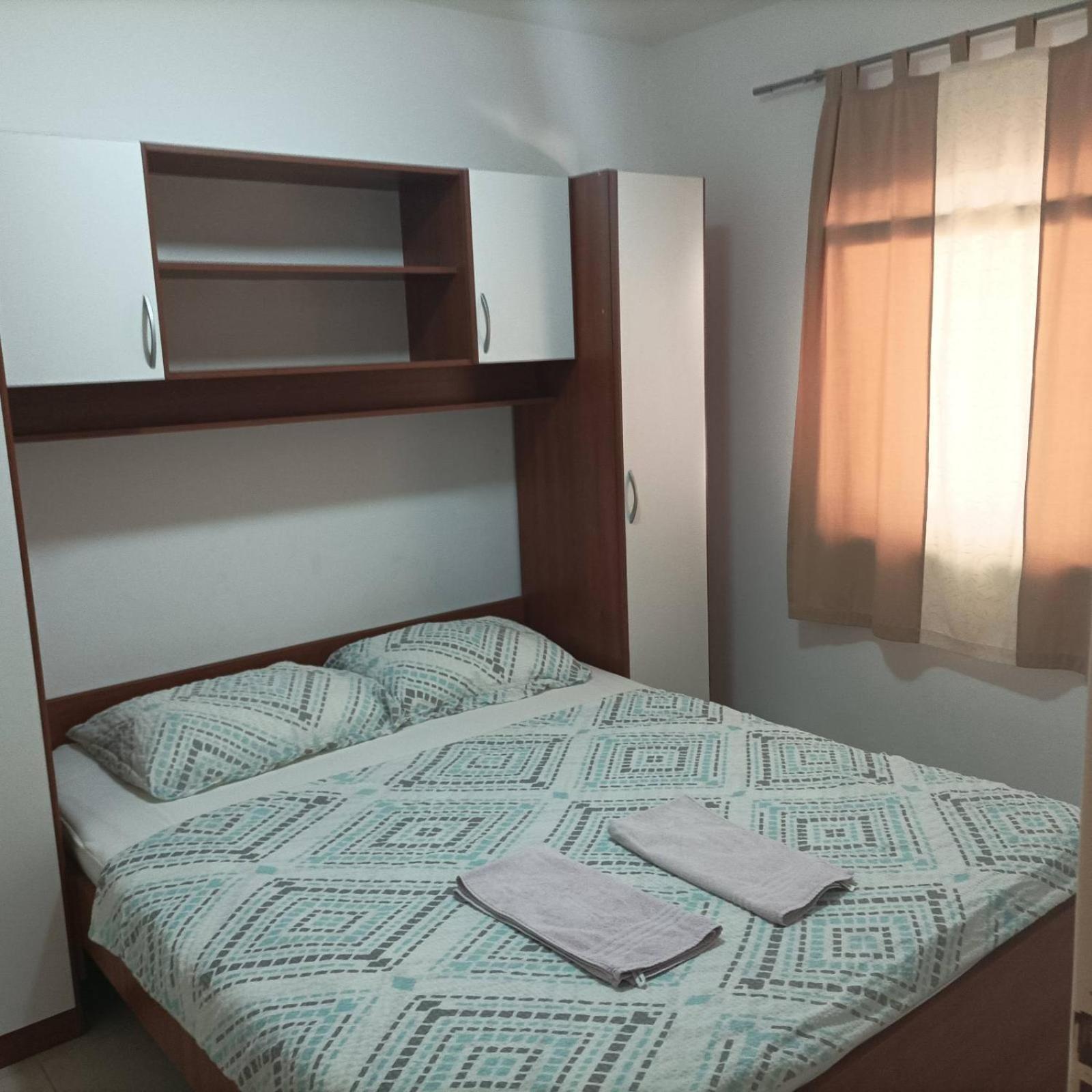 Apartments Vir Delfin エクステリア 写真