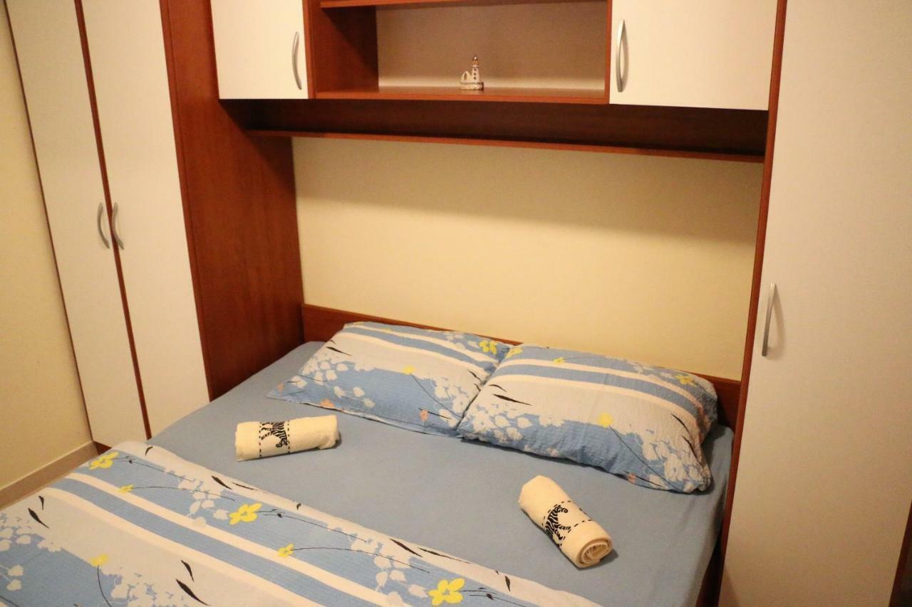 Apartments Vir Delfin エクステリア 写真